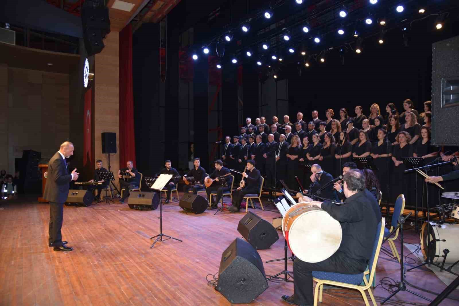 Aşık Mahzuni türkülerle anıldı
