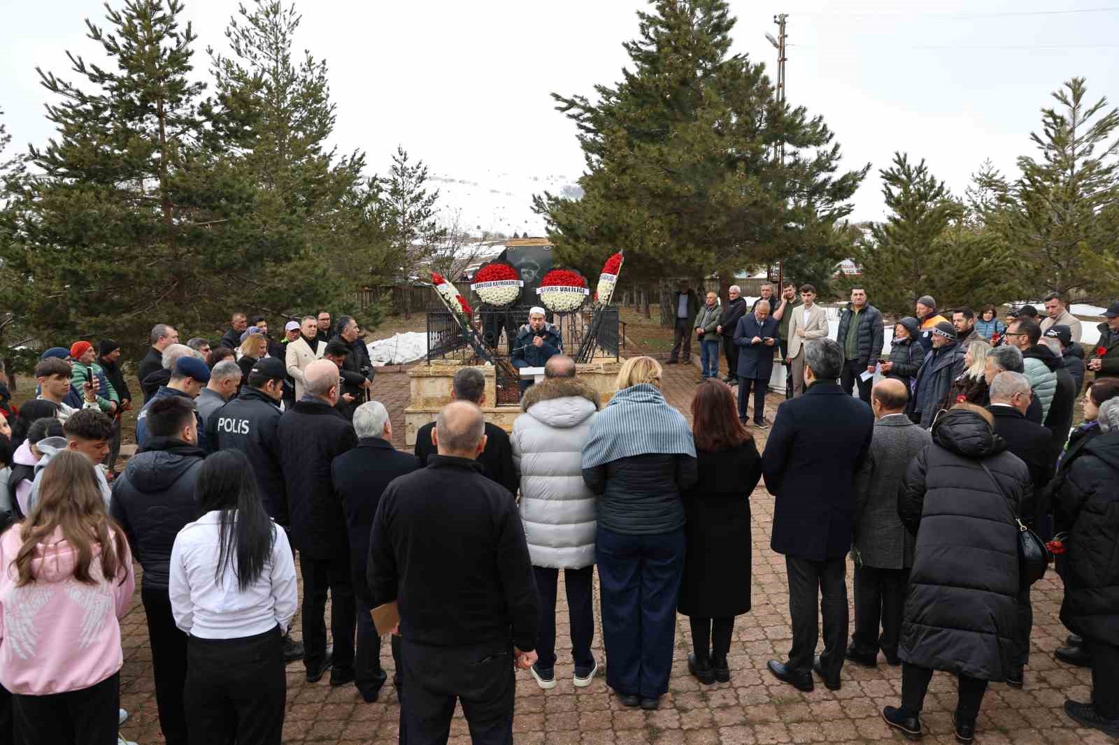 Aşık Veysel 53 yıl sonra da unutulmadı
Aşık Veysel 53 yıl sonra da unutulmadı