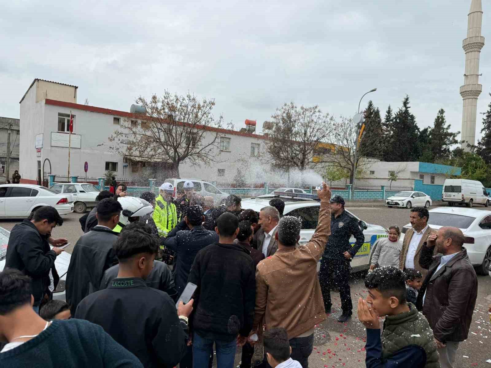 Asılsız ihbardan sürpriz pasta çıktı
