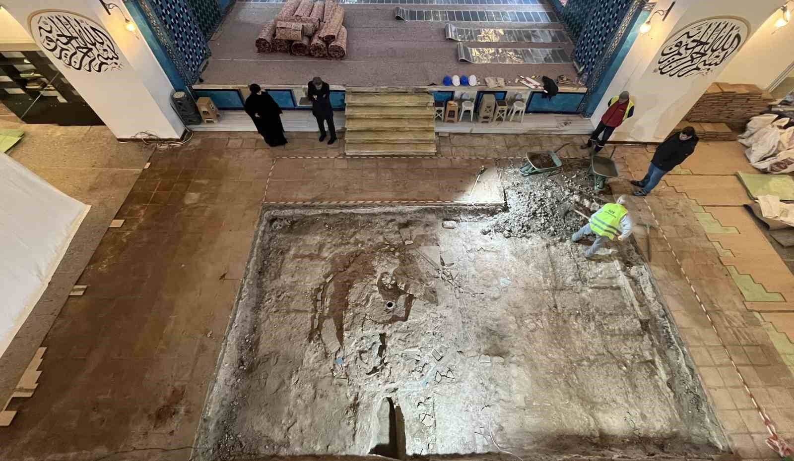 Asırlar sonra ortaya çıktı... Muradiye’de gizli kalan detay
