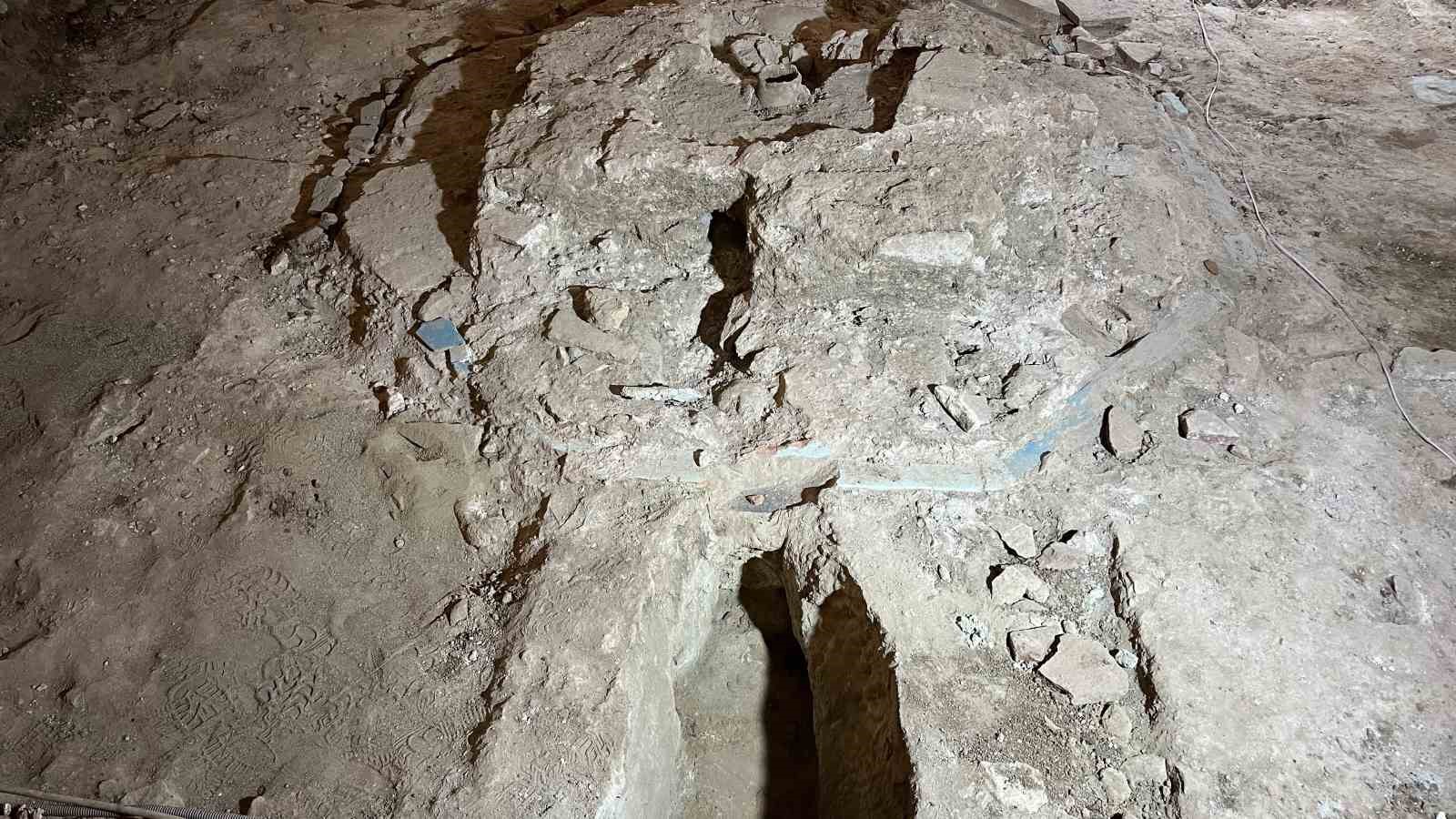 Asırlar sonra ortaya çıktı... Muradiye’de gizli kalan detay
