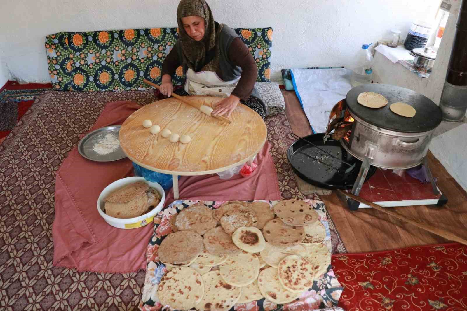 Asırlık "külçe tatlısı" geleneği bayramda yaşatılıyor
