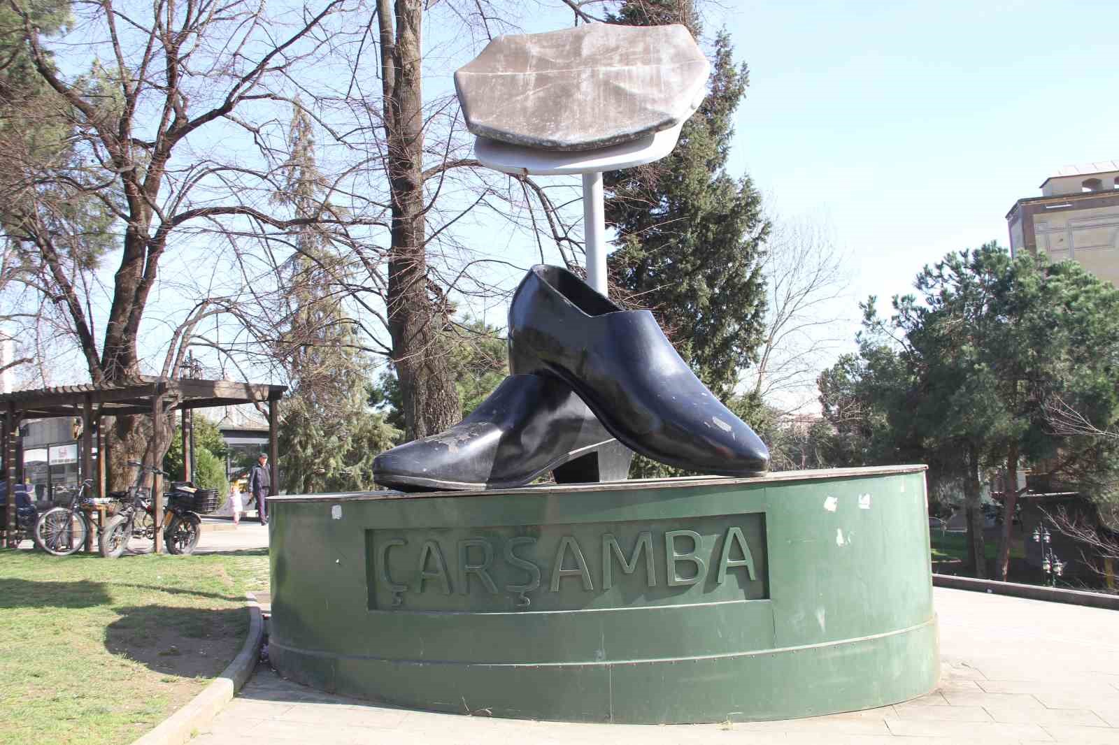 Asırlık kültür: Yumurta topuk ayakkabı
