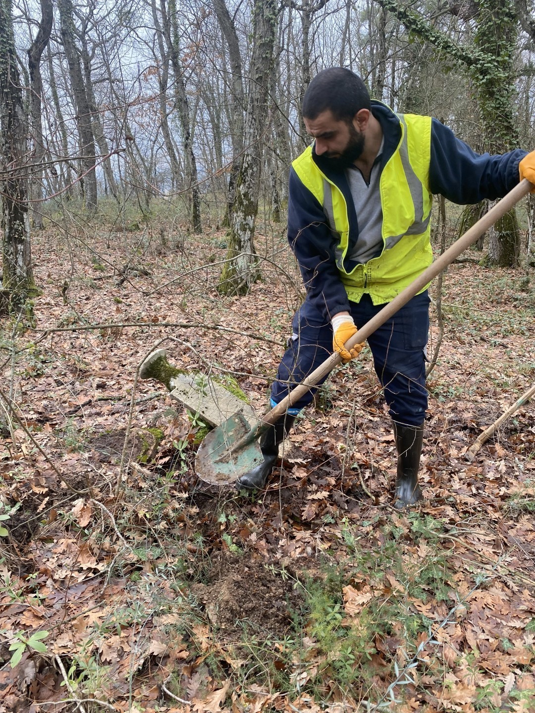 Asırlık Osmanlı mezarları yeniden ayağa kaldırıldı
