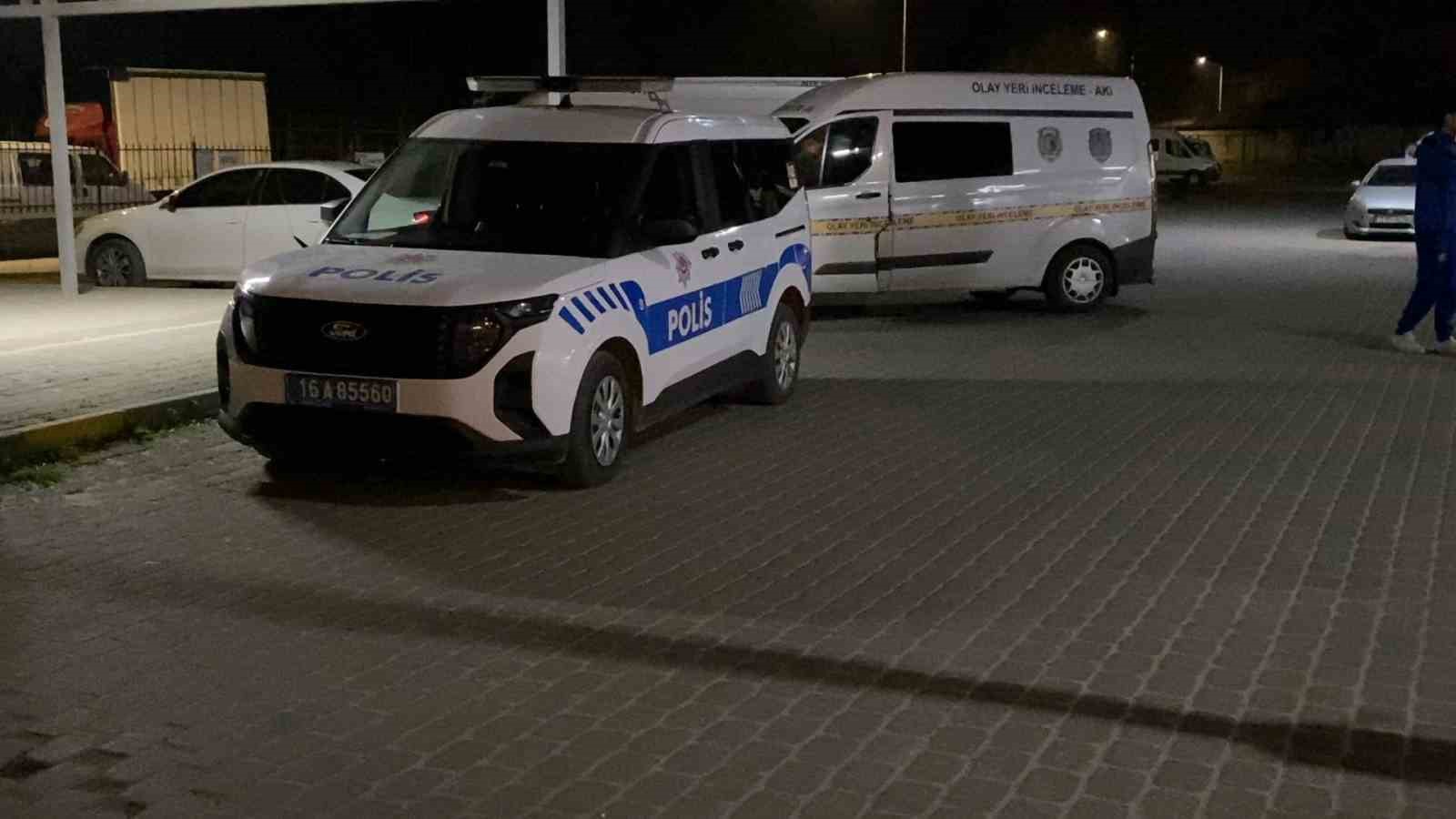 Aşk üçgeni bıçaklı kavgaya dönüştü: 2 yaralı
