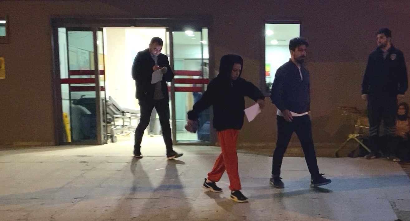 Aşk üçgeni bıçaklı kavgaya dönüştü: 2 yaralı
