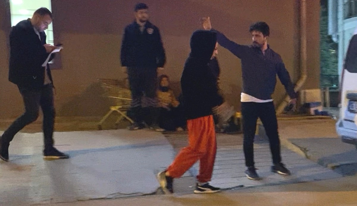 Aşk üçgeni bıçaklı kavgaya dönüştü: 2 yaralı
