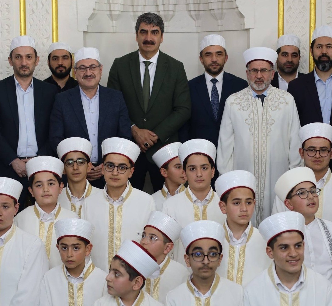 Aşkale’de 25 genç hafız icazetini aldı
