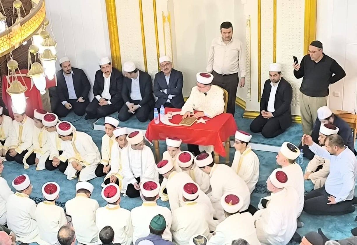 Aşkale’de 25 genç hafız icazetini aldı
