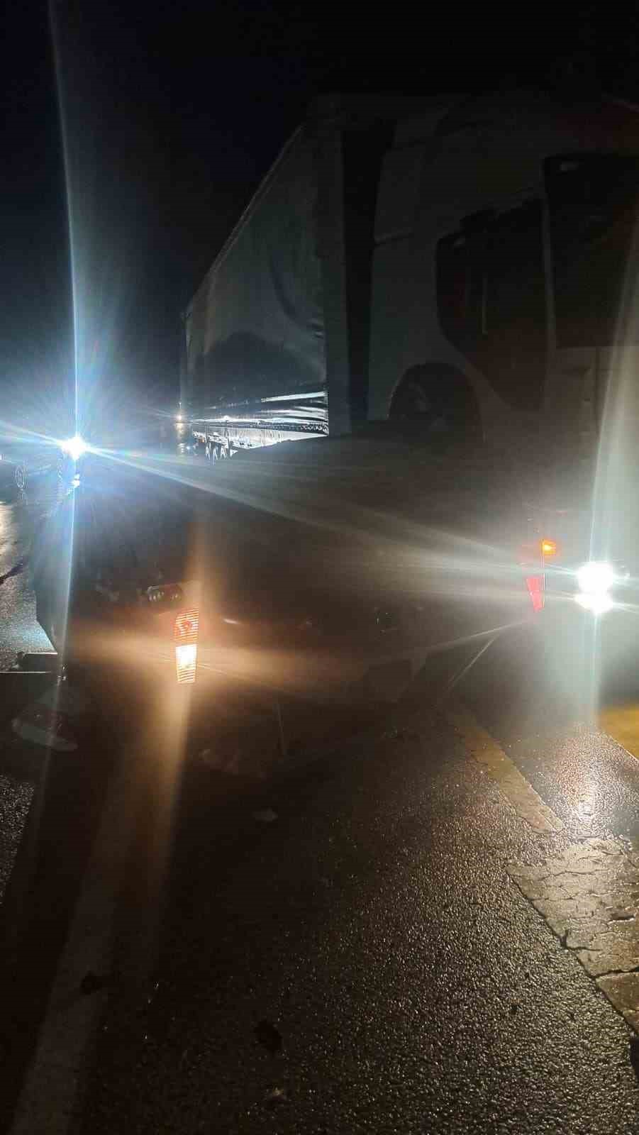 Aşkale’de korkutan kaza: Direksiyon hakimiyetini kaybeden otomobil karşı şeride uçtu
