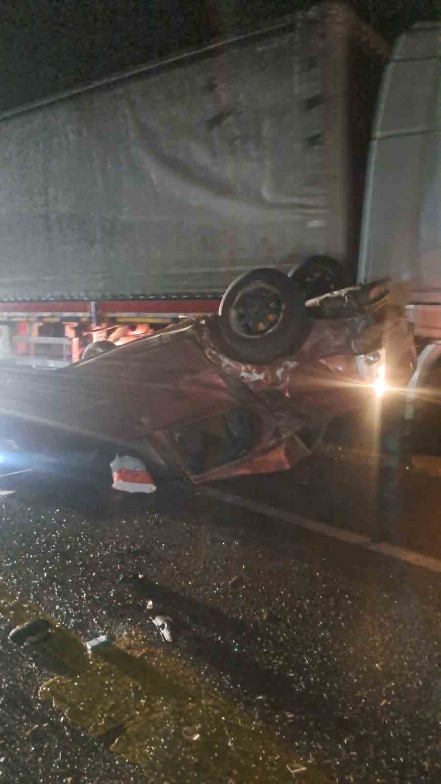 Aşkale’de korkutan kaza: Direksiyon hakimiyetini kaybeden otomobil karşı şeride uçtu
