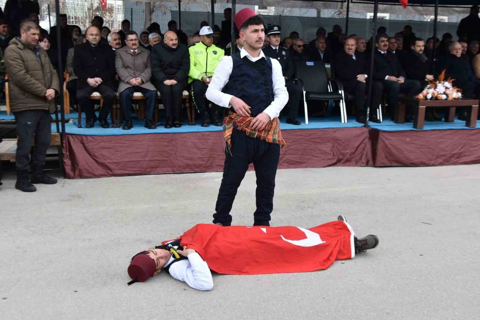 Aşkale’nin kurtuluşunun 108’inci yıl dönümü coşkuyla kutlandı
Aşkale’nin kurtuluşunun 108’inci yıl dönümü coşkuyla kutlandı