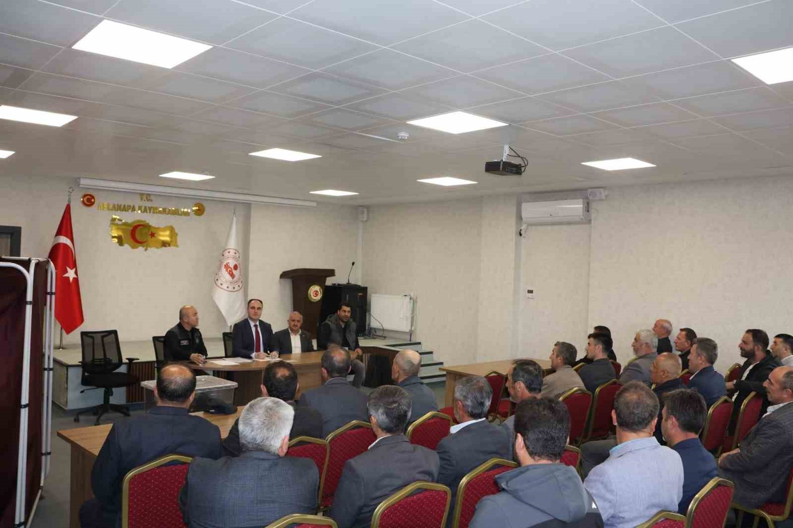 Aslanapa’da Köylere Hizmet Götürme Birliği Genel Kurulu yapıldı
