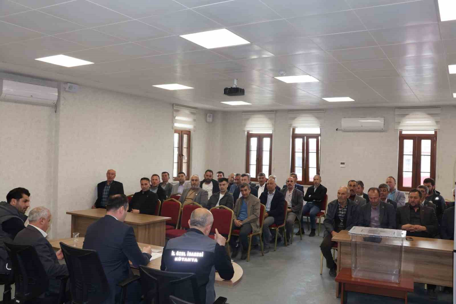 Aslanapa’da Köylere Hizmet Götürme Birliği Genel Kurulu yapıldı
