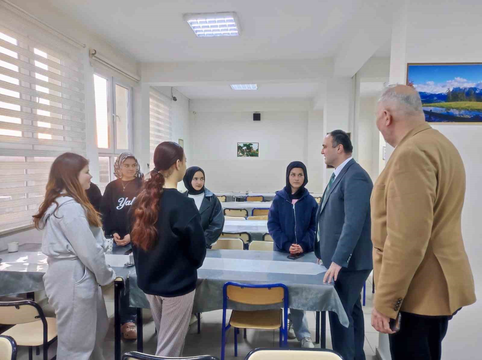 Aslanapa’da "Maarifin Kalbinde Ramazan İftar Buluşması"
