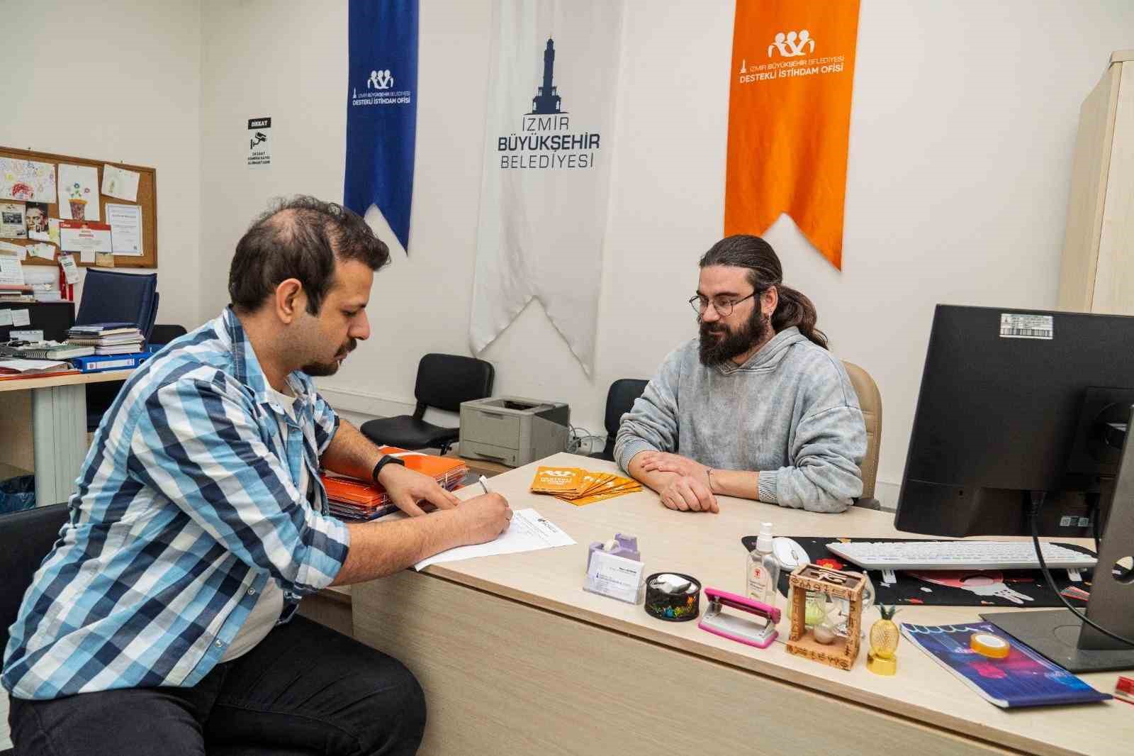 Asperger sendromlu yüksek mühendis, Eşrefpaşa Hastanesi’nde görevde
