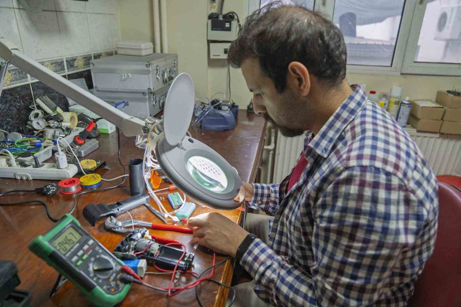 Asperger sendromlu yüksek mühendis, Eşrefpaşa Hastanesi’nde görevde
