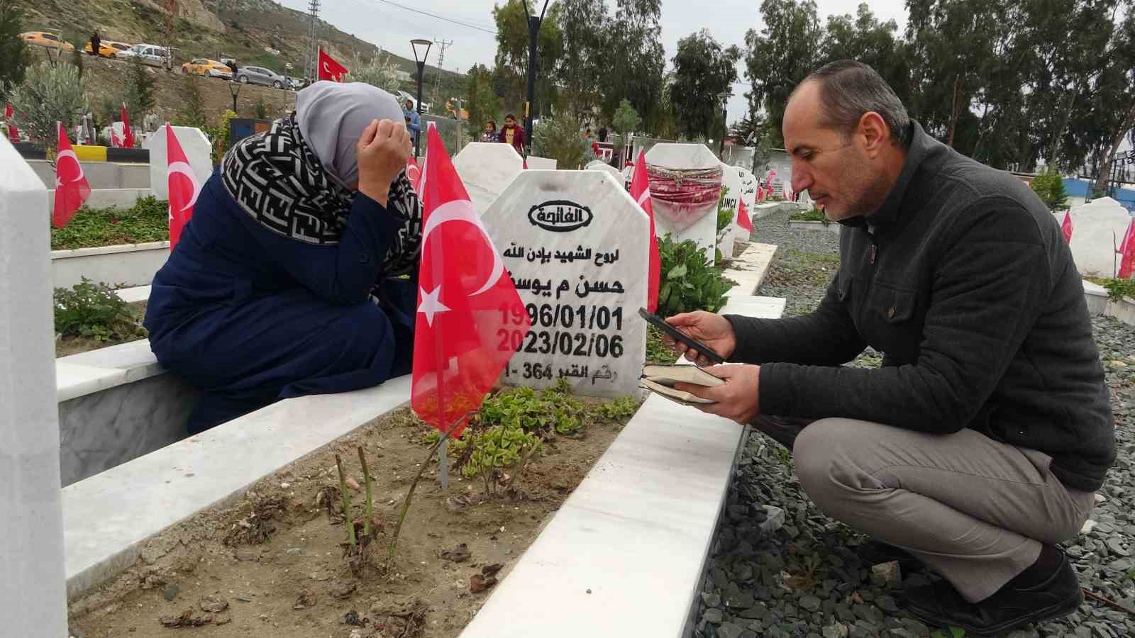 Asrın felaketinin 3’üncü yıl dönümünde deprem mezarlığında hüzünlendiren ziyaret
