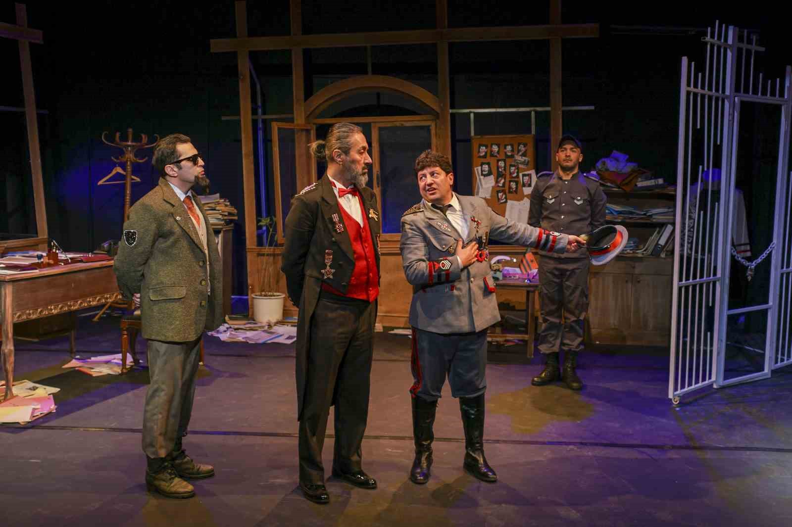 AŞT Dünya Tiyatro Günü’nü üç ayrı sahnede üç farklı oyunda kutladı
AŞT Dünya Tiyatro Günü’nü üç ayrı sahnede üç farklı oyunda kutladı