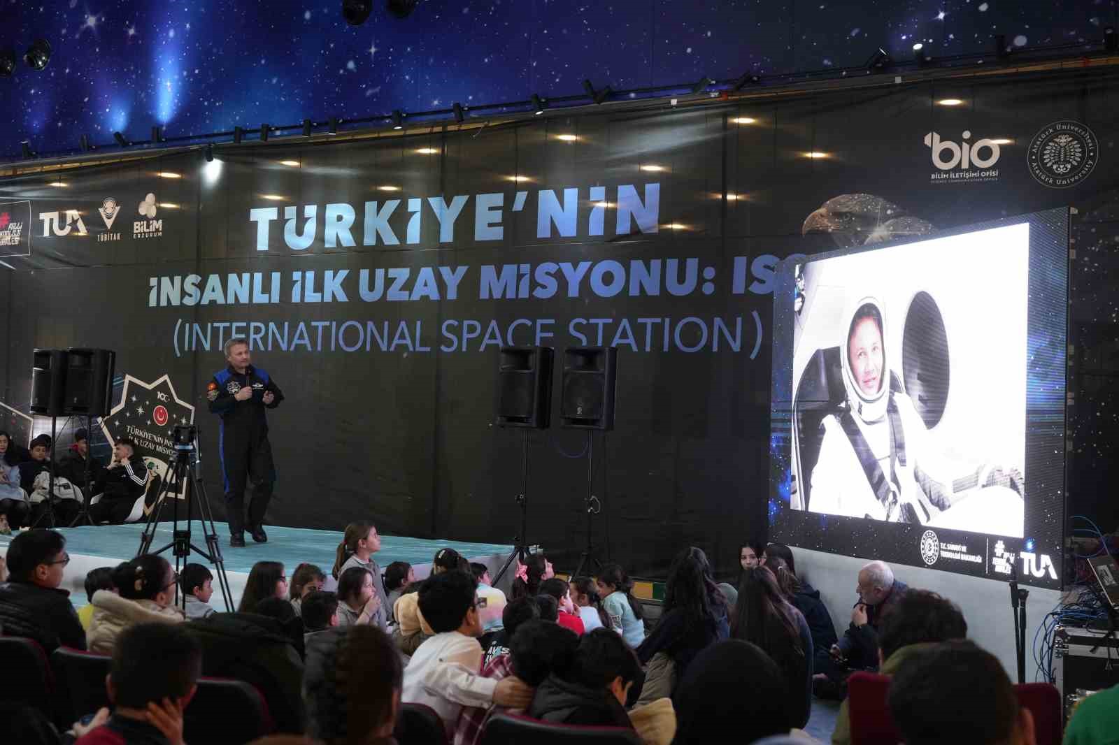 Astronot Alper Gezeravcı: "2027’de aya erişim noktasında koyulmuş hedefimiz var"
