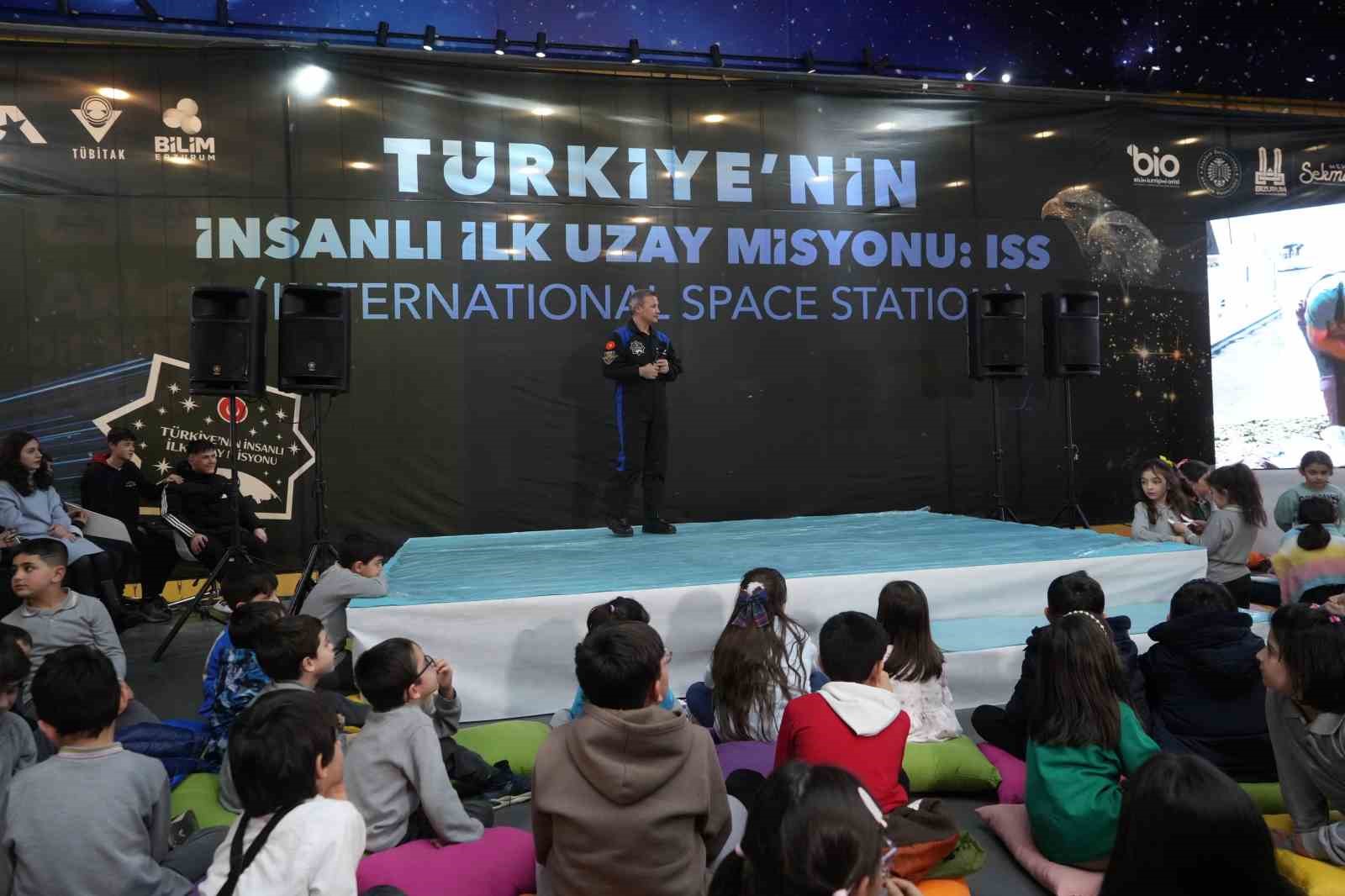 Astronot Alper Gezeravcı: "2027’de aya erişim noktasında koyulmuş hedefimiz var"
