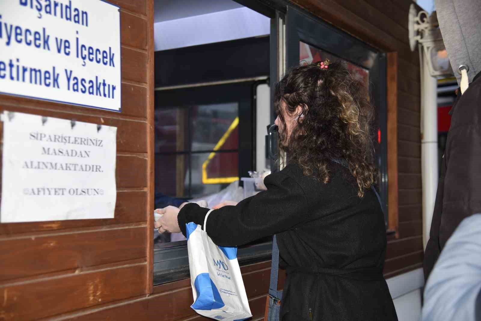 Atakum Belediyesi Şehit Ömer Halisdemir Parkı’nda ücretsiz iftar hizmeti
