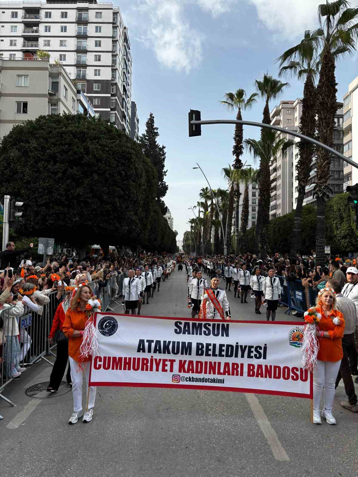 Atakum Cumhuriyet Kadınları Bandosu, festivale damga vurdu
Atakum Cumhuriyet Kadınları Bandosu, festivale damga vurdu