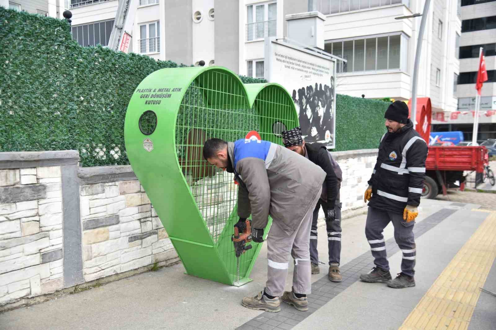 Atakum’a doğa dostu geri dönüşüm kutuları
Atakum’a doğa dostu geri dönüşüm kutuları
