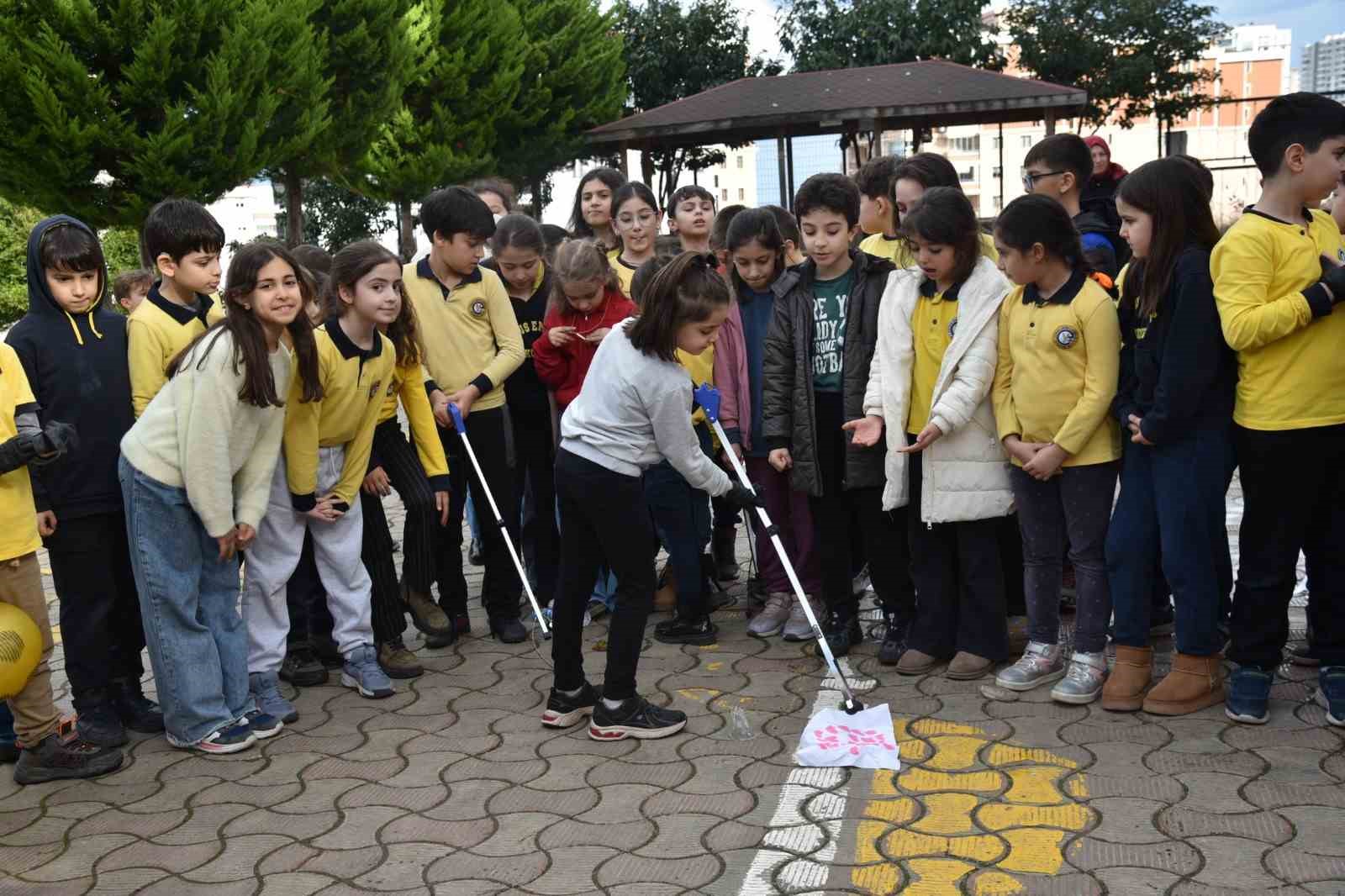 Atakum’da çocuklardan çevre temizliği konusunda anlamlı etkinlik
Atakum’da çocuklardan çevre temizliği konusunda anlamlı etkinlik