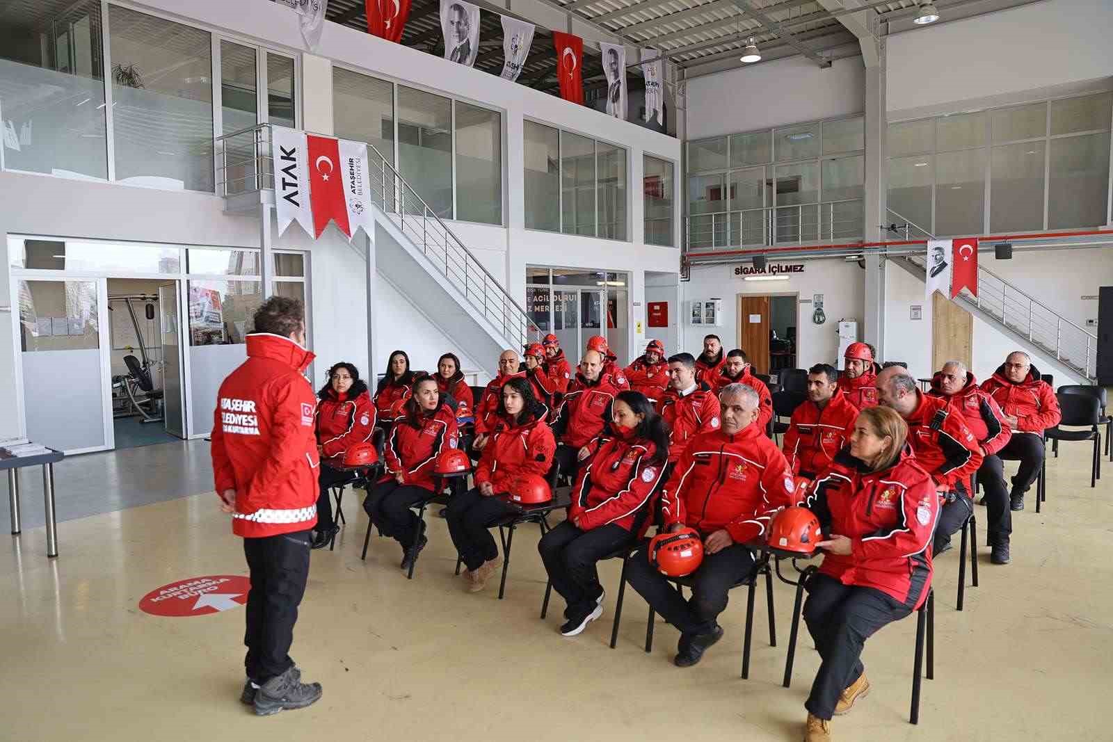 Ataşehir Belediyesi’nde Afet Yardım Gönüllüleri tanışma toplantısı
