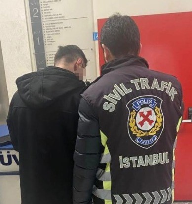 Ataşehir’de konvoy yapıp trafiği tehlikeye atan 3 şüpheli adliyeye sevk edildi
