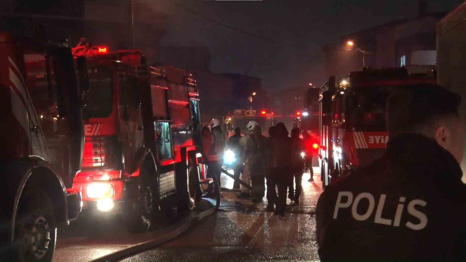 Ataşehir’de mermer atölyesinde yangın: 2 kişi dumandan etkilendi
