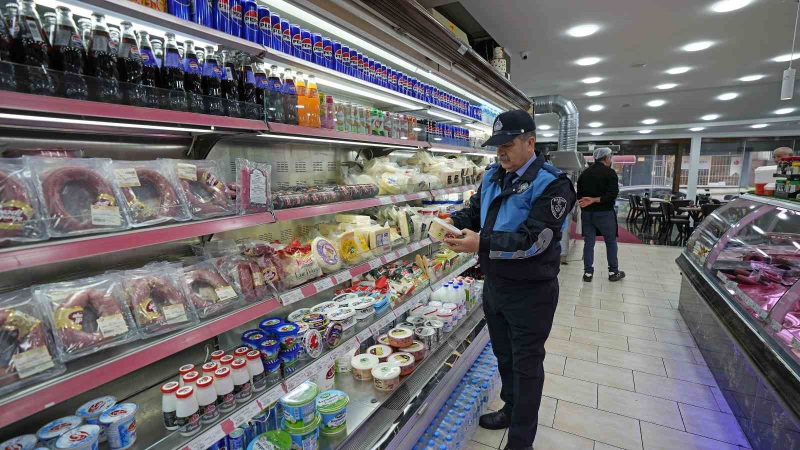 Ataşehir’de Ramazan hazırlıkları tüm yönleriyle sürüyor
Ataşehir’de Ramazan hazırlıkları tüm yönleriyle sürüyor