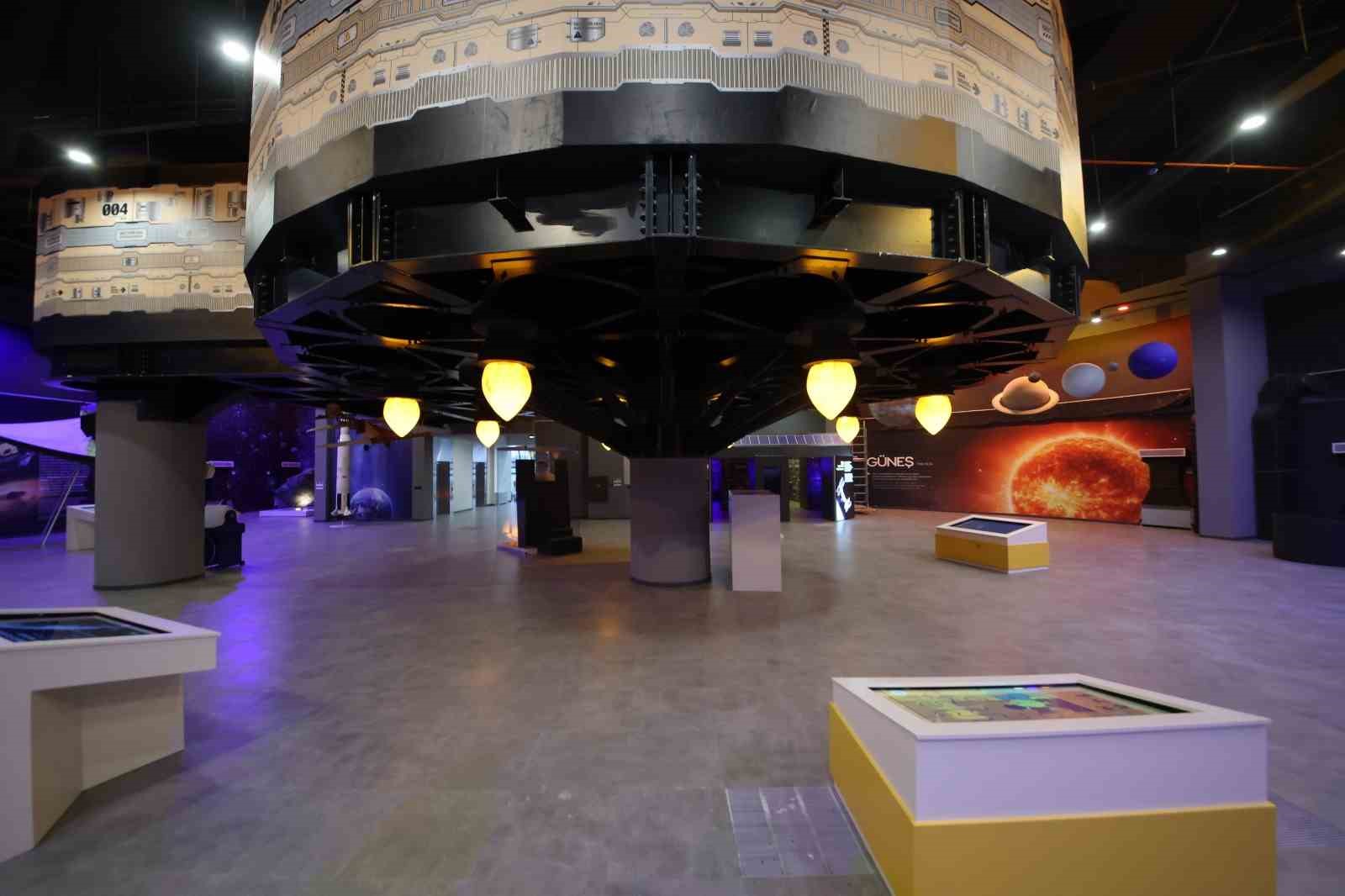 Atatürk Bilim Merkezi bilim tutkunlarının buluşma noktası oldu
