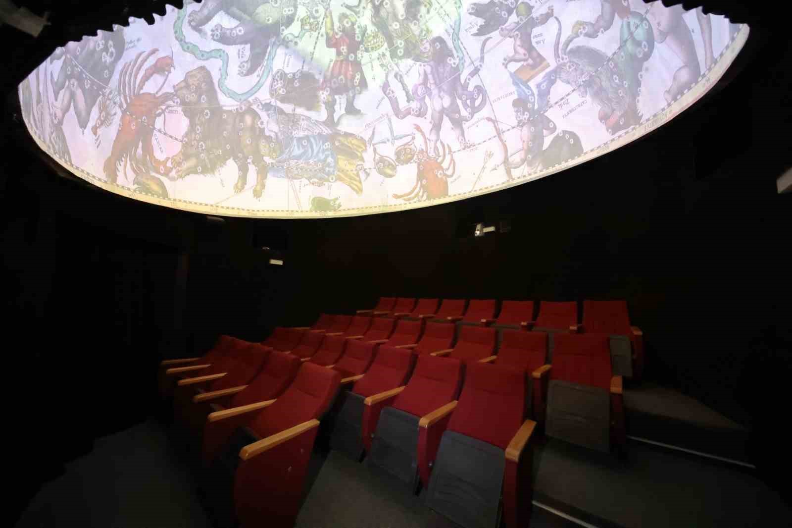 Atatürk Bilim Merkezi bilim tutkunlarının buluşma noktası oldu
