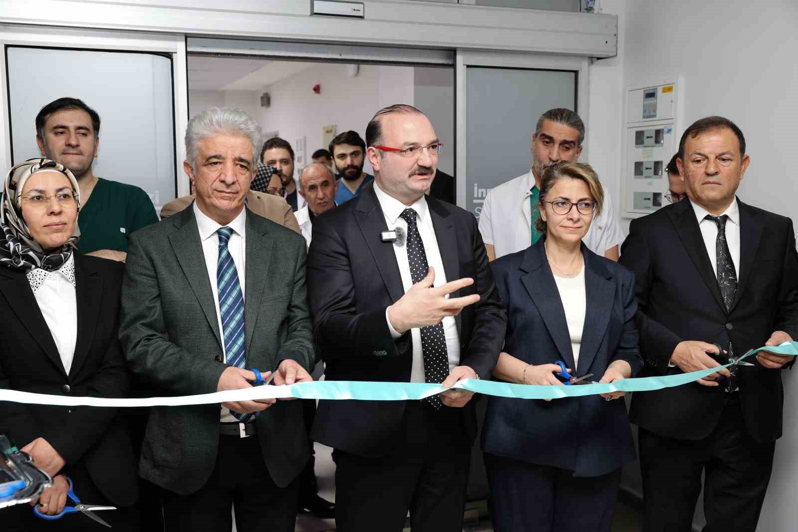 Atatürk Üniversitesi Araştırma Hastanesinde yeni nesil anjiyografi cihazı hizmete alındı
