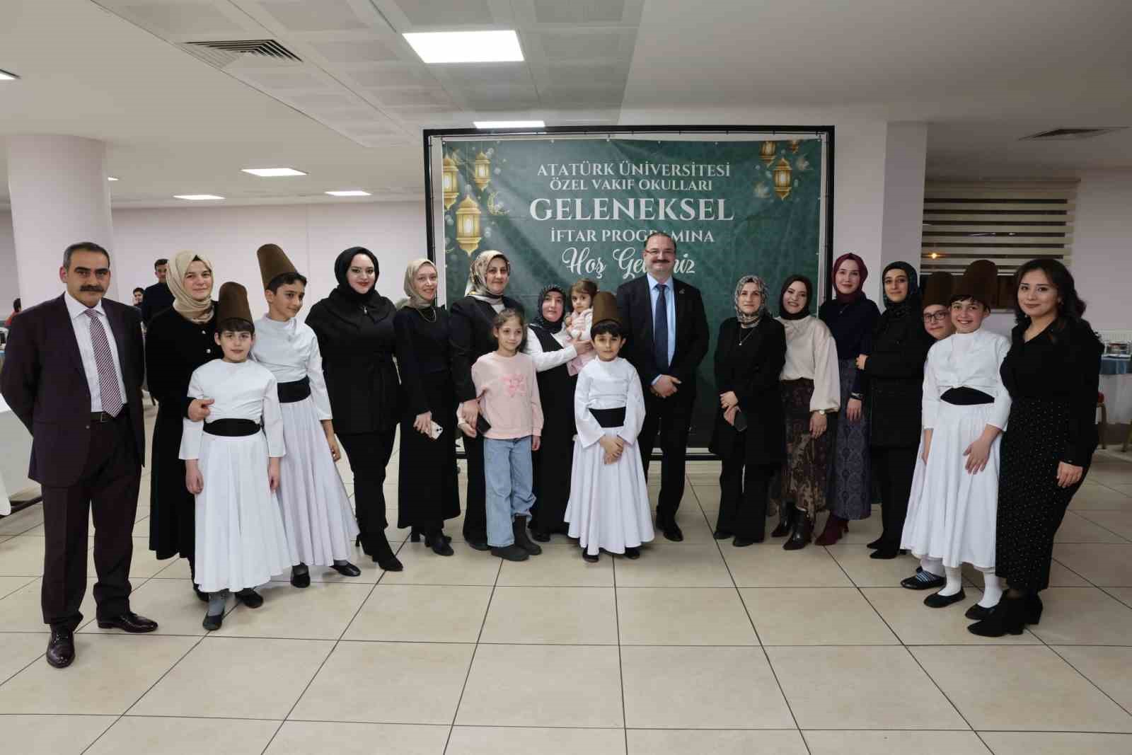 Atatürk Üniversitesi özel vakıf okulları ailesi iftar sofrasında buluştu
