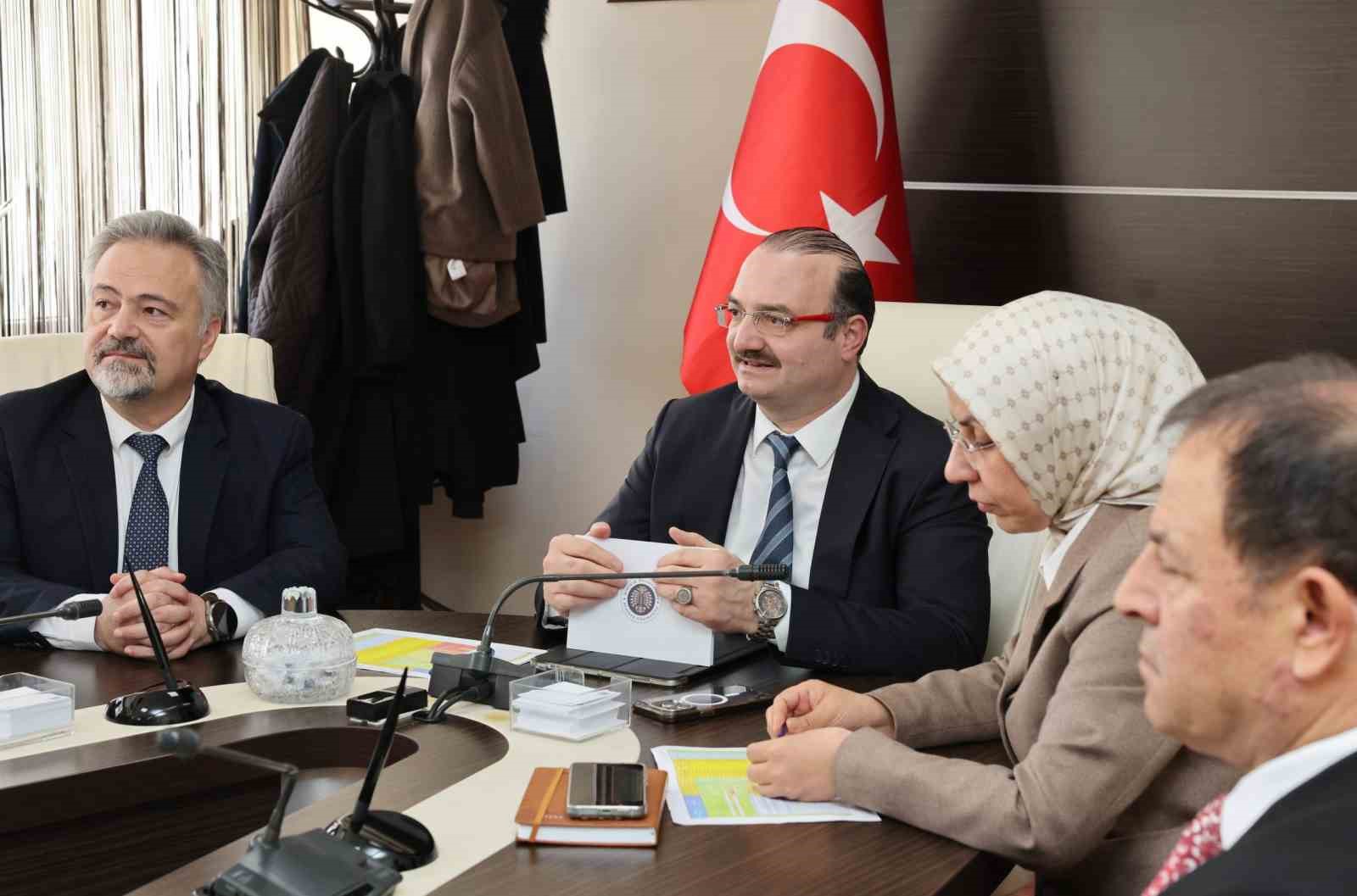 Atatürk Üniversitesinde birim değerlendirme toplantılarının ilk etabı tamamlandı
