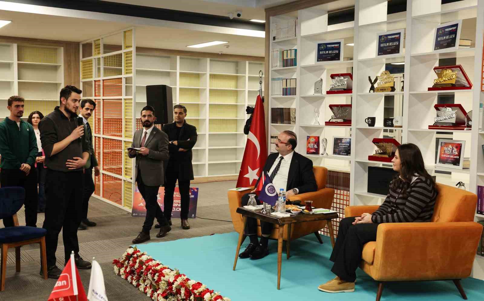 Atatürk Üniversitesinde millî teknoloji ve girişimcilik buluşması
