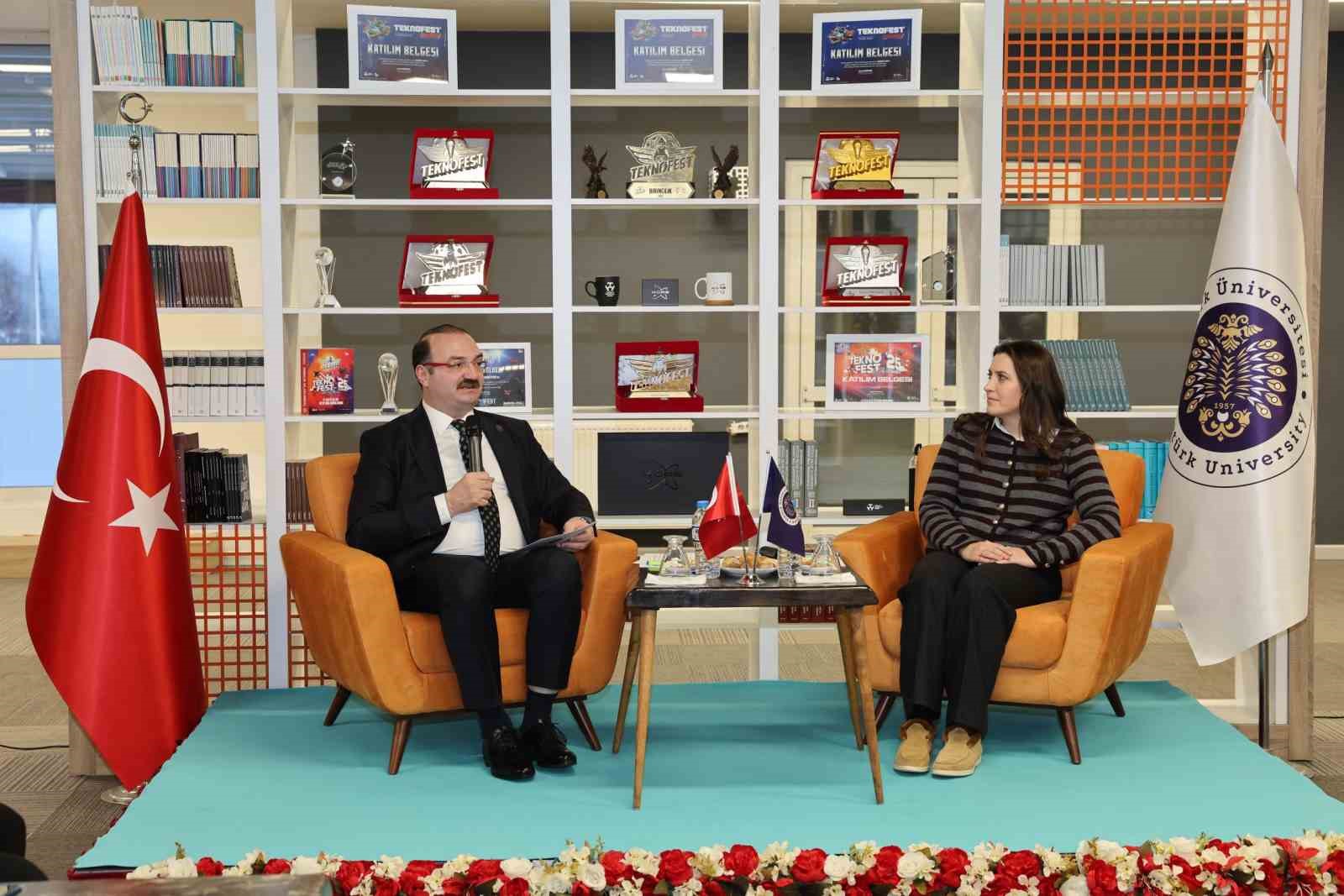 Atatürk Üniversitesinde millî teknoloji ve girişimcilik buluşması
