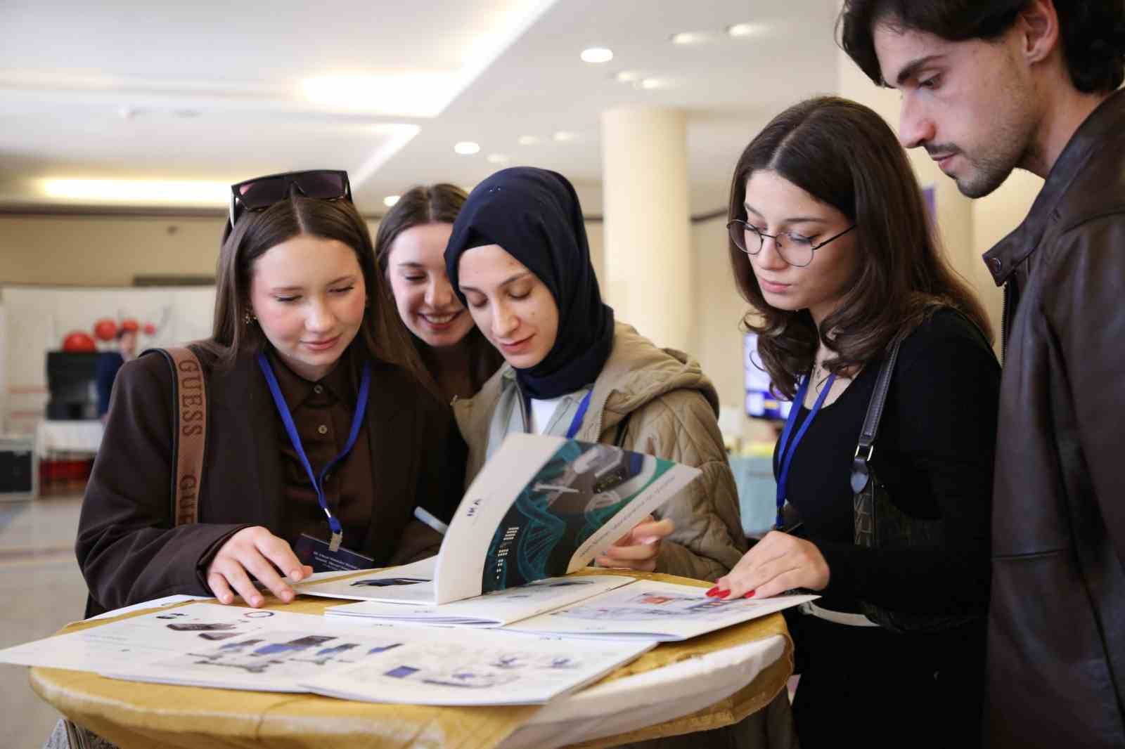 Atatürk Üniversitesi’nde "Moleküler Biyoloji ve Genetik" zirvesi
