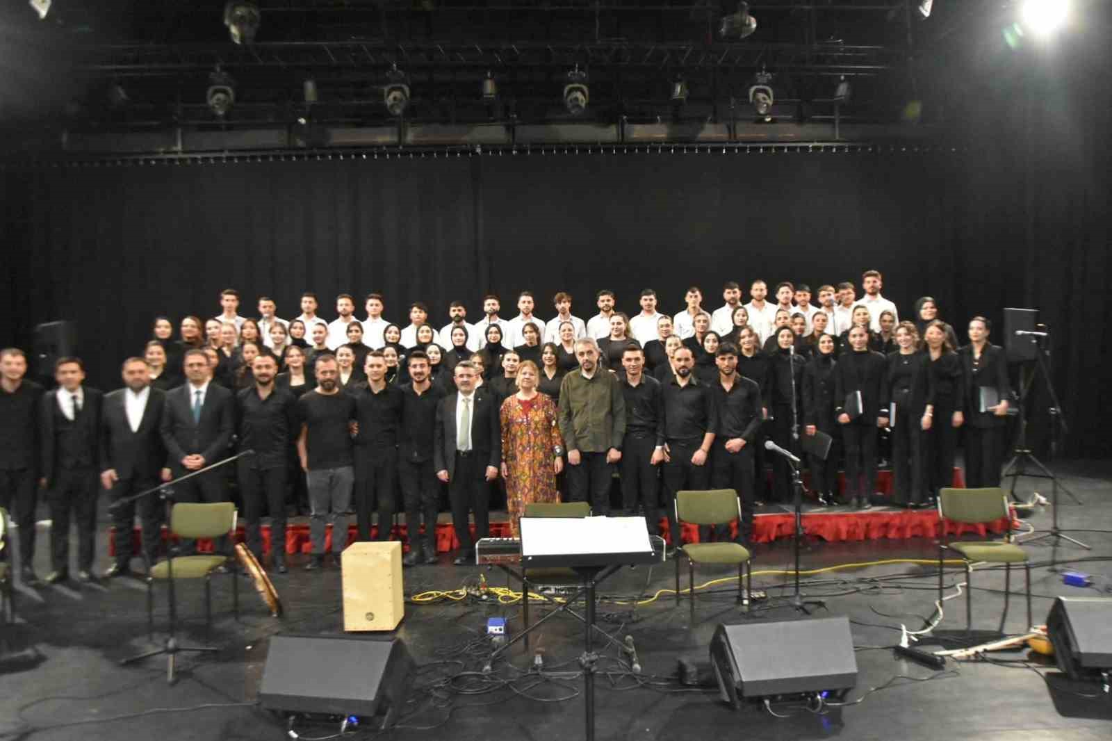 Atatürk Üniversitesi’nde muhteşem konser
