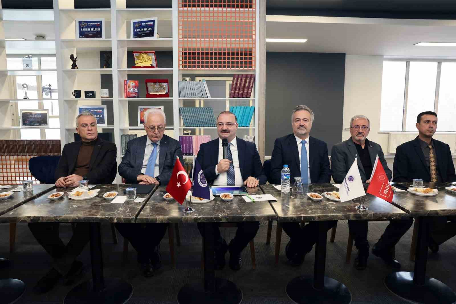 Atatürk Üniversitesinde TEKNOFEST akademik danışmanlar toplantısı düzenlendi
