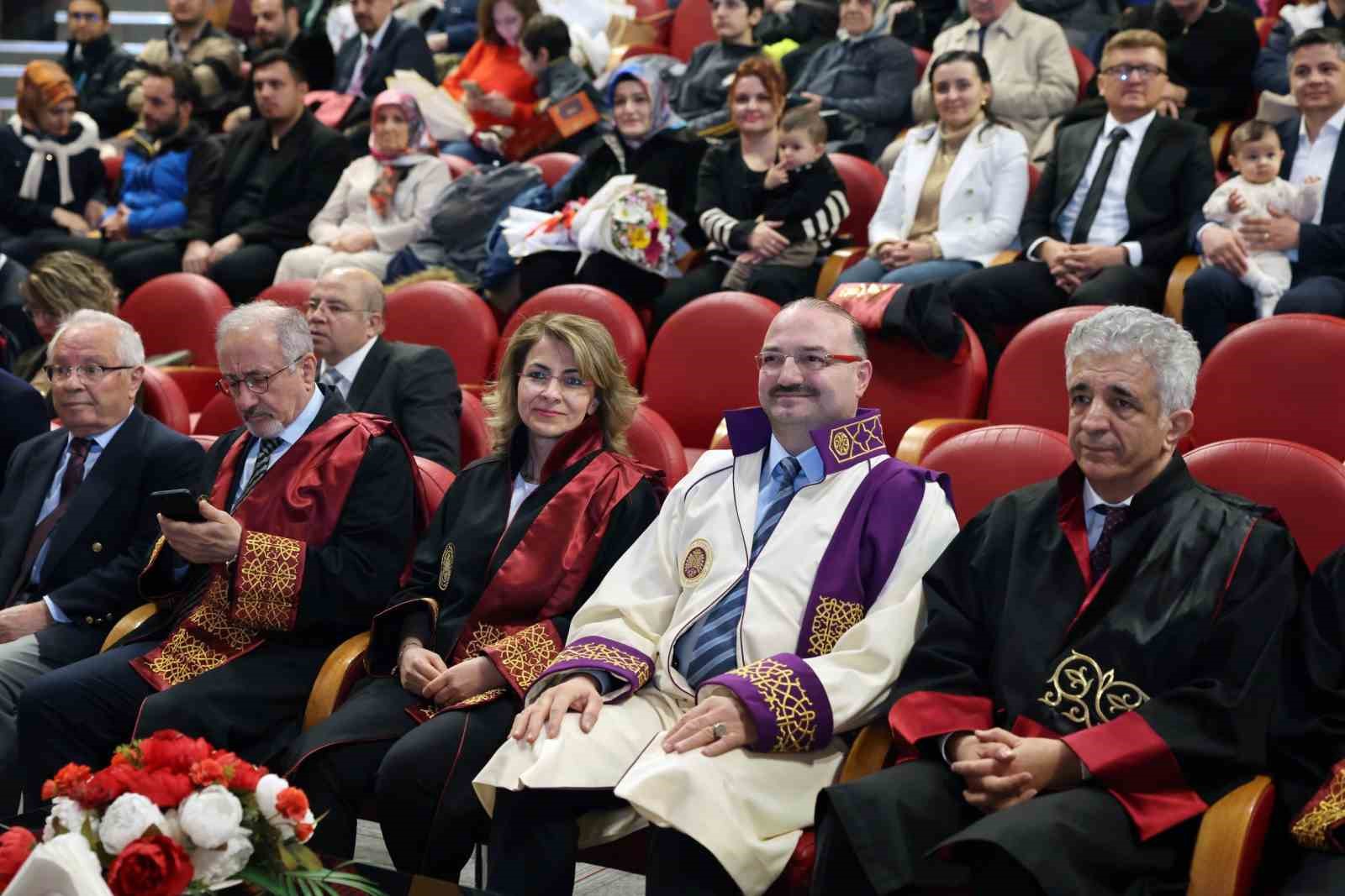 Atatürk Üniversitesinde  Tıp Bayramı ve akademik giysi töreni coşkusu
