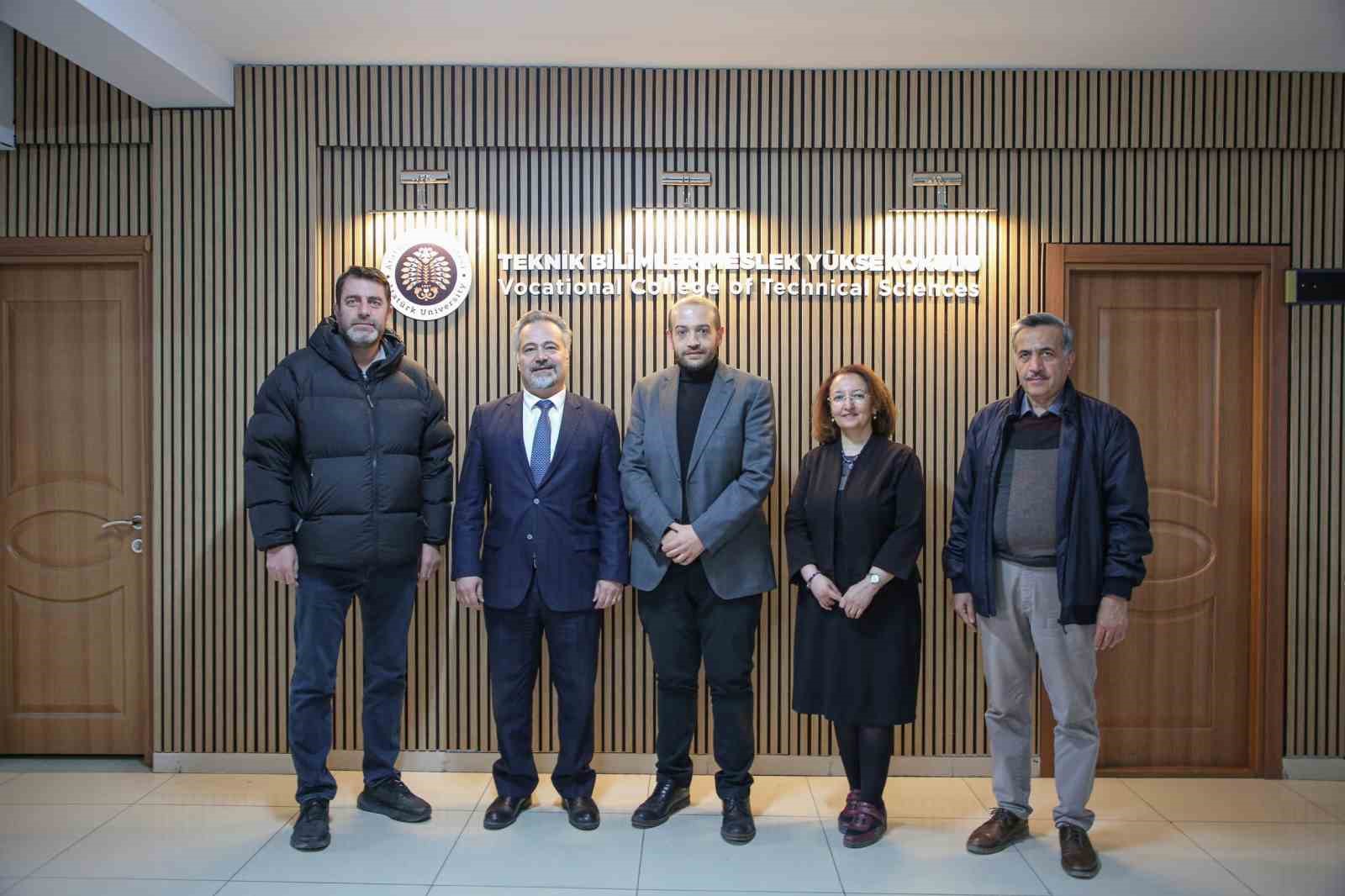 Atatürk Üniversitesinden sağlık alanında yenilikçi projeye Tübitak desteği
Atatürk Üniversitesinden sağlık alanında yenilikçi projeye Tübitak desteği