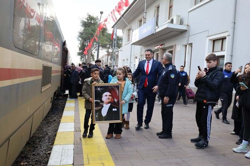 Atatürk’ün Turgutlu’ya gelişinin 103’üncü yılı kutlandı
