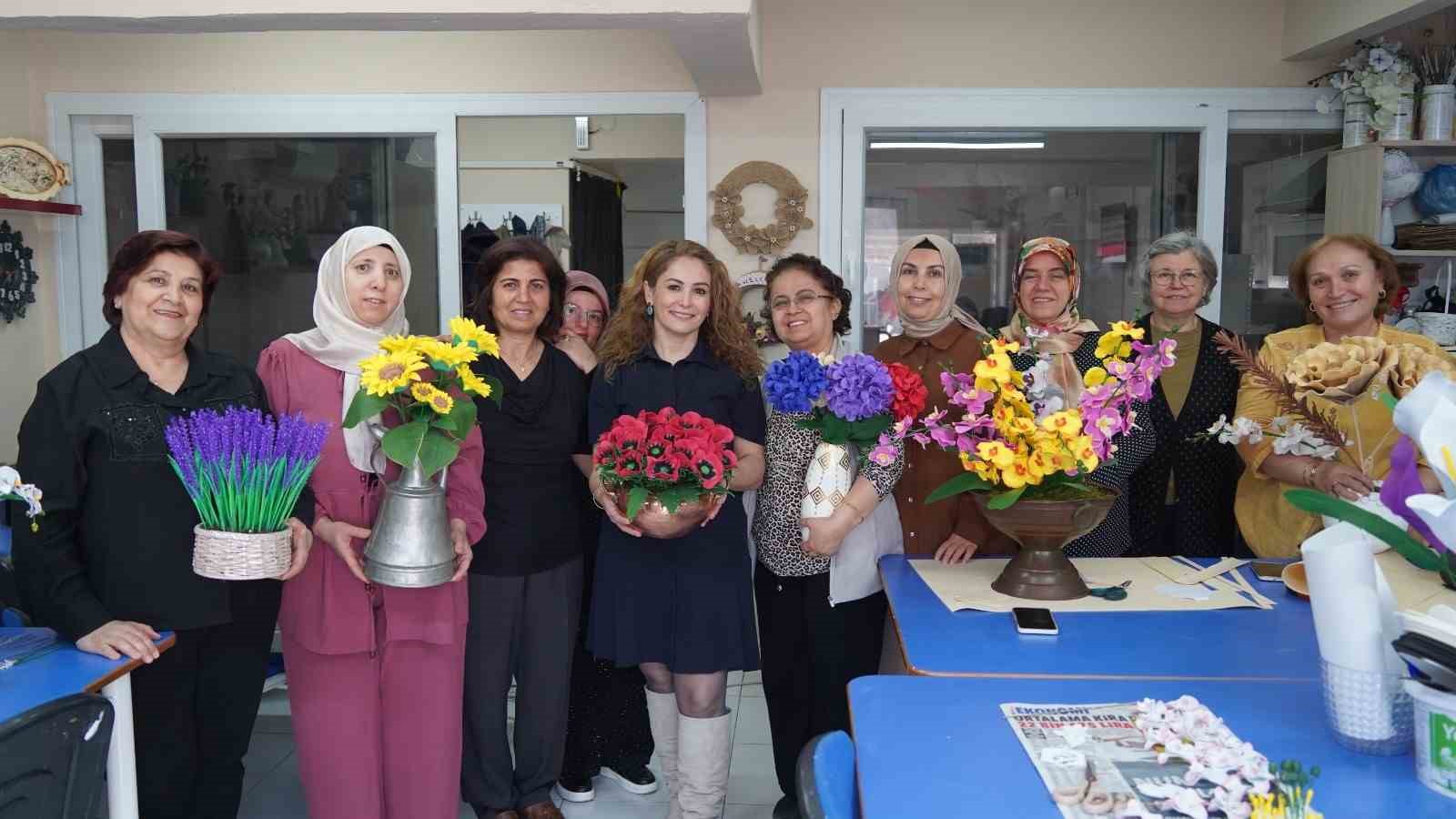 Atıklar kadınların elinde sanata dönüşüyor
