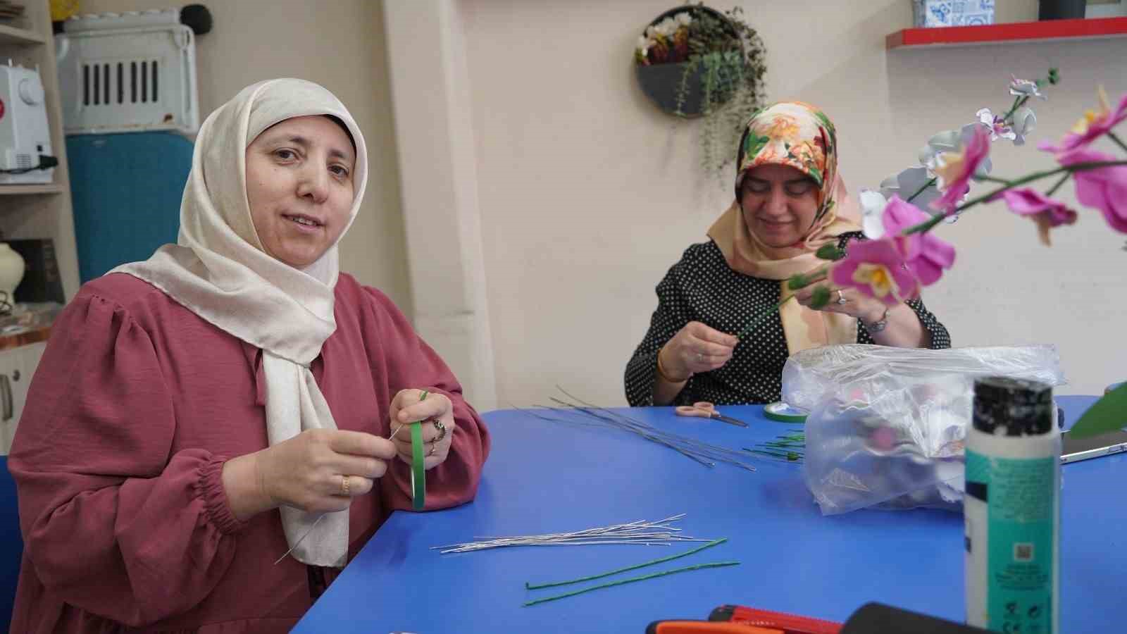 Atıklar kadınların elinde sanata dönüşüyor
