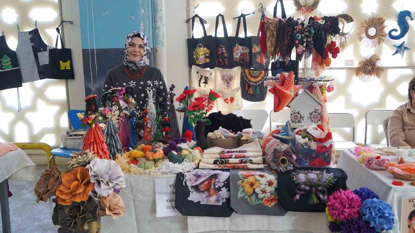 Atıklar kadınların elinde sanata dönüşüyor
