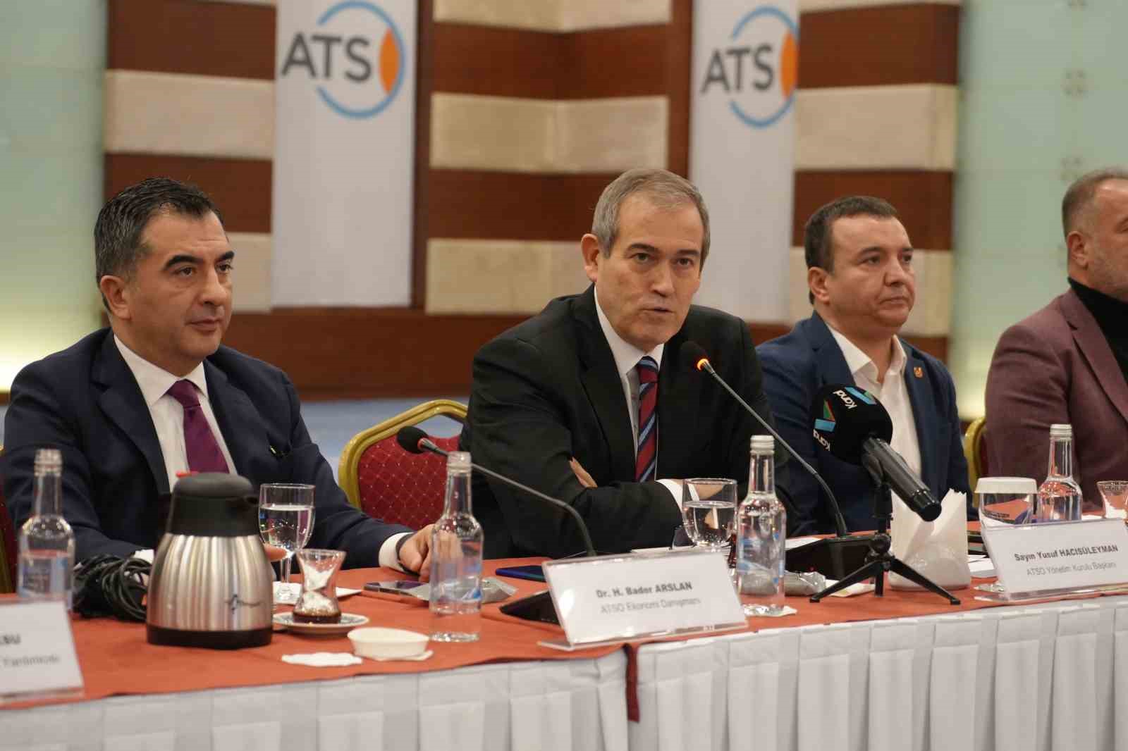 ATSO Başkanı Hacısüleyman: "Antalya’da hem kendimiz hem de misafir ettiğimiz insanların güvenle uyuması gerekiyor"
ATSO Başkanı Hacısüleyman: "Antalya’da hem kendimiz hem de misafir ettiğimiz insanların güvenle uyuması gerekiyor"